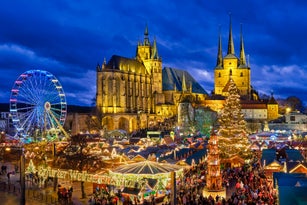 View to lighted Christmas market at old town square, Erfurt, Thuringia, Germany