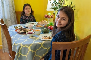 Sisters are ready to celebrate Ramadan Kareem at home