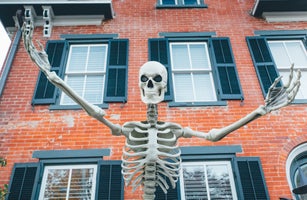 Giant Skeleton Decoration, Lawn Skeleton Halloween Decoration, Trick or Treat Home