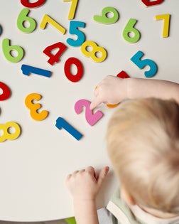 Toddler learning numbers