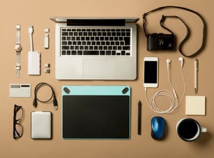 Designer daily supplies shot knolling style.