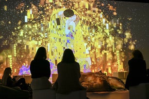 "Klimts Kuss - Spiel mit dem Feuer" Multimedia Exhibition Press Preview In Munich