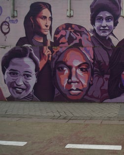 Feminist Mural Painting Shows Sixteen Outstanding Women In Madrid