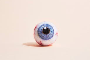A human eye made of wool